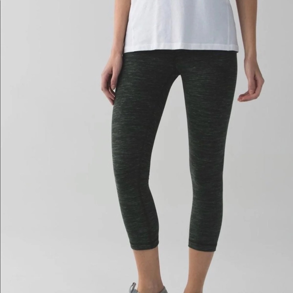 Lululemon Hi-Rise Dark Green Wunder Under Crops